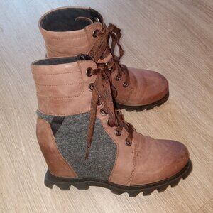 NEW SOREL DARK BROWN WEDGE BOOTS!!!